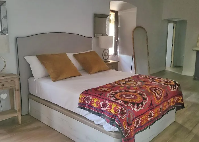 Cortijo Negretti Nyaraló *