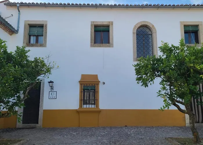 Cortijo Negretti Nyaraló *